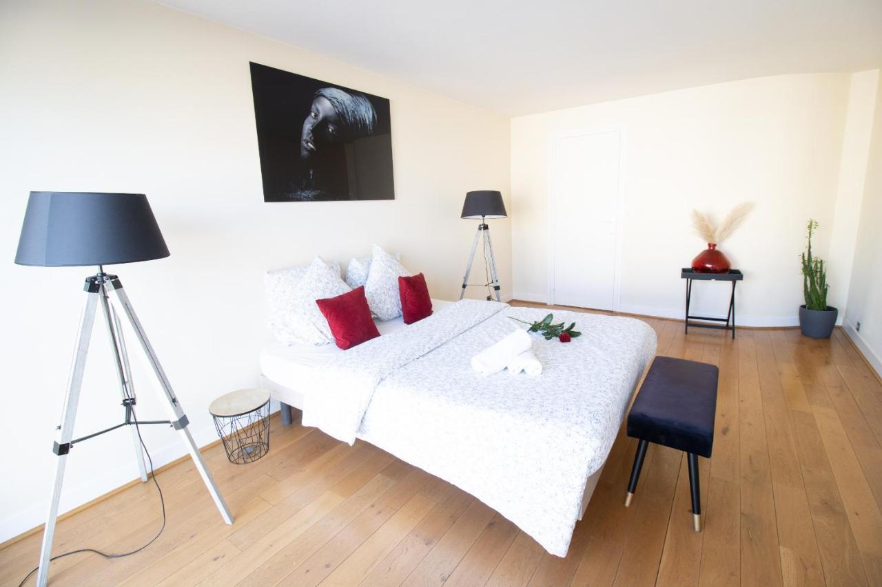 Appartement Spacieux Vue Cathedrale Reims Exterior foto