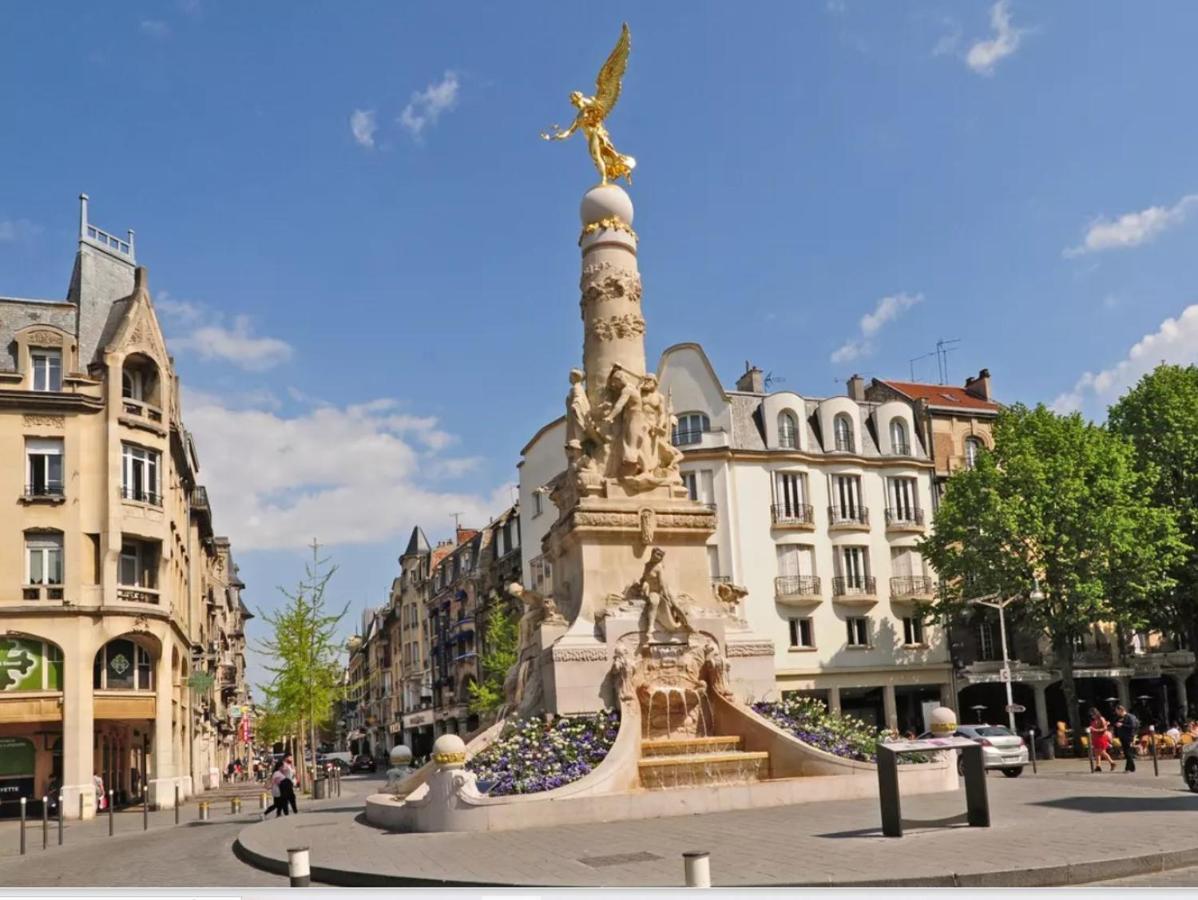 Appartement Spacieux Vue Cathedrale Reims Exterior foto